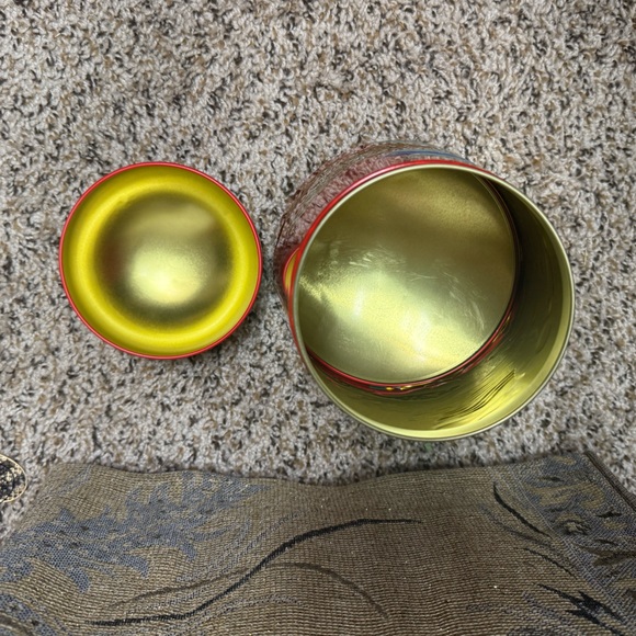 Truffettes de France Collectible Dragon Tin - Picture 4 of 4